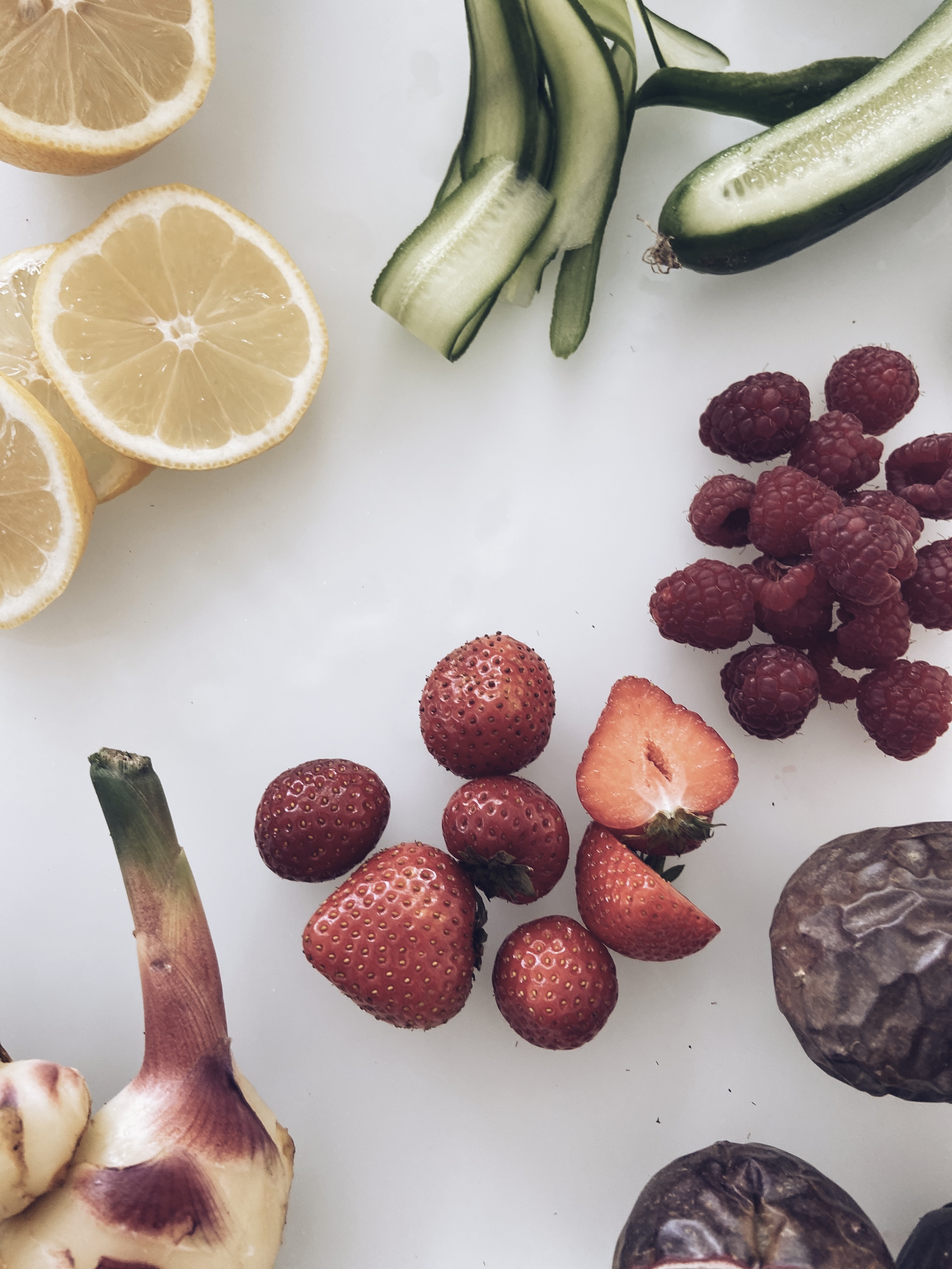 Gemüse Obst Beeren infused water Vitaminwater Vitaminwasser